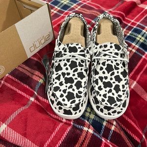 Women size 12 cow print hey dude new with tags